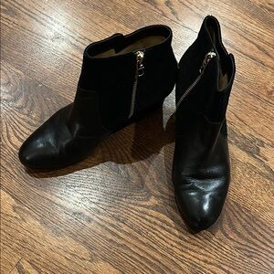💥Coach Black Ankle Booties with Sleek Design
